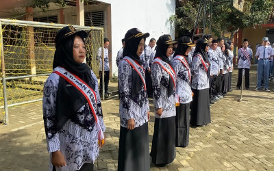 SMK Negeri 6 Pandeglang Rayakan Hari Guru Nasional ke-80 dengan Upacara dan Lomba Meriah